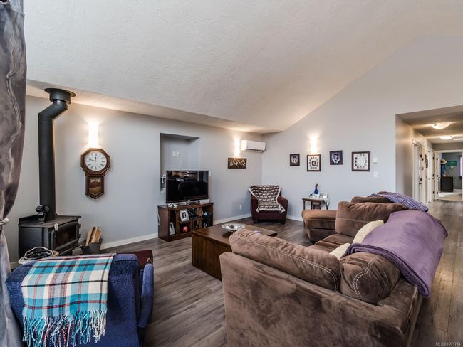 1337 4th Ave, House other with 3 bedrooms, 2 bathrooms and 4 parking in Ladysmith BC | Image 7