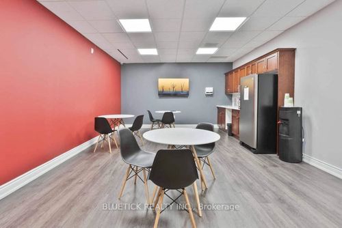 300-22-5500 N Service Rd, Burlington, ON, L7L6W6 | Card Image