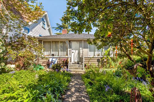 4137 Mcgill Street, Burnaby, BC, V5C1M7 | Card Image