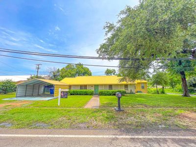 204 S Cass Street, House other with 3 bedrooms, 2 bathrooms and null parking in Centerville TX | Image 2