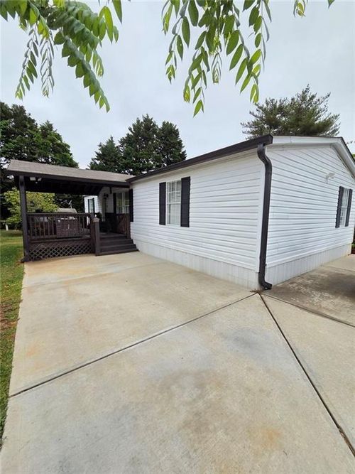 4855 Peachtree Dr, Buford, GA, 30518-1784 | Card Image