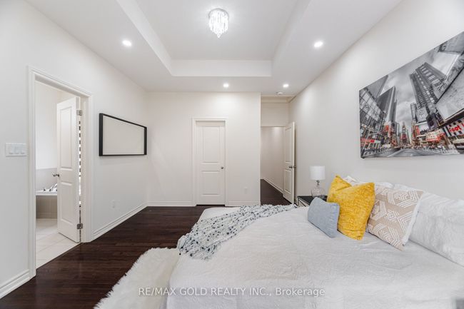 50 Block Rd, House attached with 4 bedrooms, 3 bathrooms and 1 parking in Brampton ON | Image 21