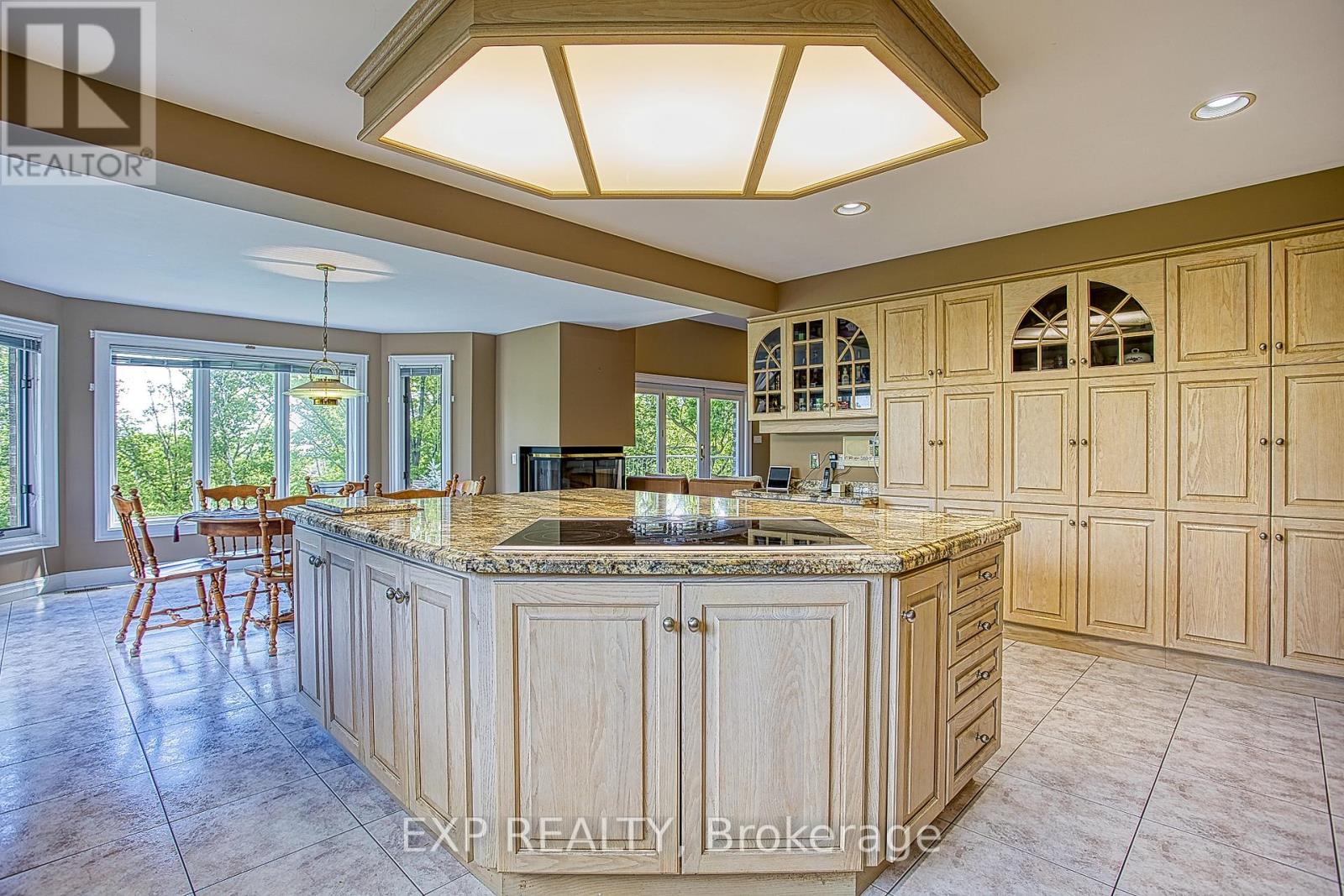 Residential in Hamilton (Stoney Creek) 4