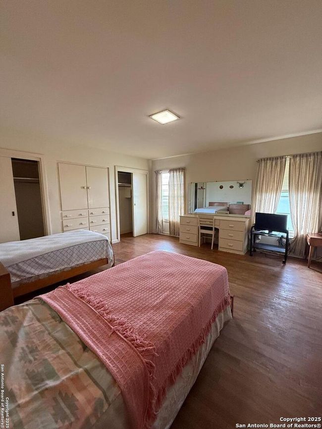520 N 12 Th Ave, House other with 5 bedrooms, 3 bathrooms and null parking in Crystal City TX | Image 12