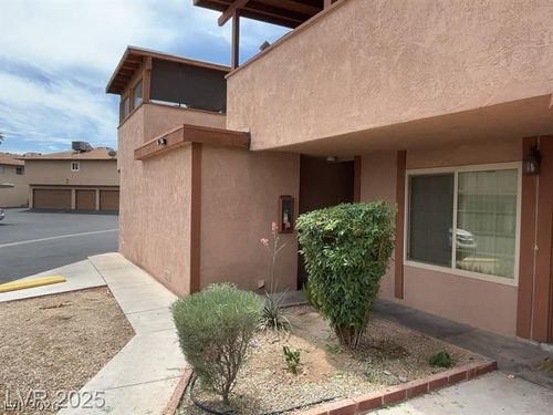 3-2753 Kline Cir, Las Vegas, NV, 89121-1041 | Card Image