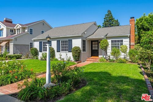 513 Arbramar Ave, Pacific Palisades, CA, 90272-4216 | Card Image