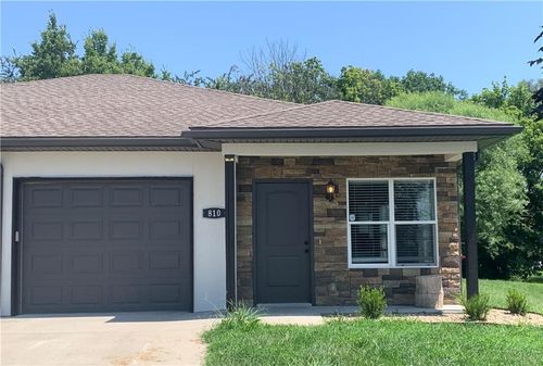 810 Riffle Dr, Pleasant Hill, MO, 64080-1787 | Card Image
