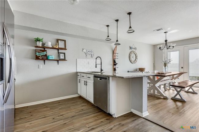 171 Comanche Pt, Townhouse with 3 bedrooms, 3 bathrooms and 2 parking in Point Venture TX | Image 15