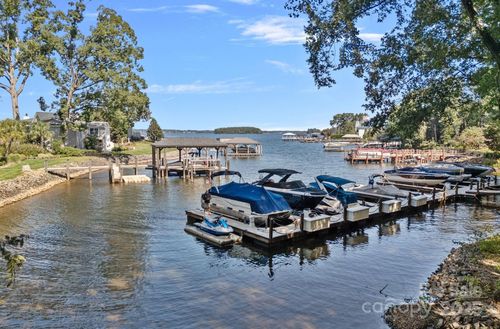 19002 Lakehouse Pointe Dr, Cornelius, NC, 28031-8878 | Card Image