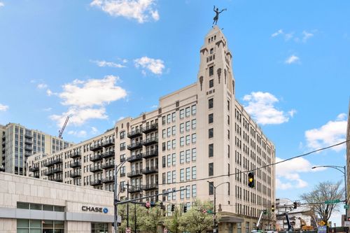 526-758 Larrabee St, Chicago, IL, 60654-6450 | Card Image