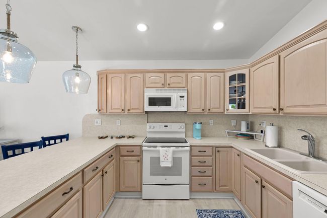 Kitchen | Image 17
