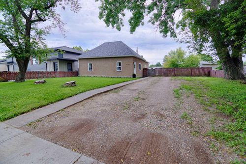 5703 54 St, Taber, AB, T1G1K9 | Card Image