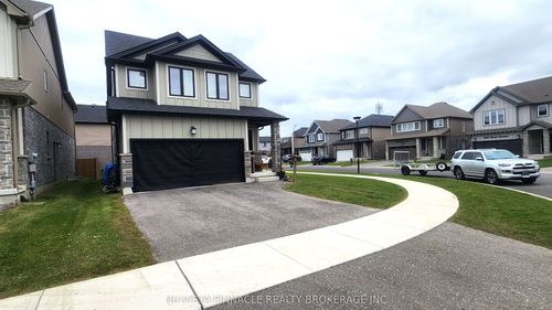 3074 Turner Cres, London, ON, N6M0J8 | Card Image