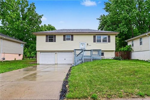 613 W Hulett St, Edgerton, KS, 66021-2313 | Card Image