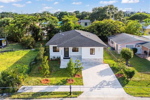 2250 Nw 7th Ct, Fort Lauderdale, FL, 33311-6804 | Card Image