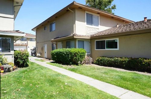 3-902 Gilchrist, San Jose, CA, 95133 | Card Image
