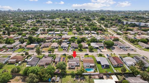 573 Nw 2nd Way, Deerfield Beach, FL, 33441-1947 | Card Image