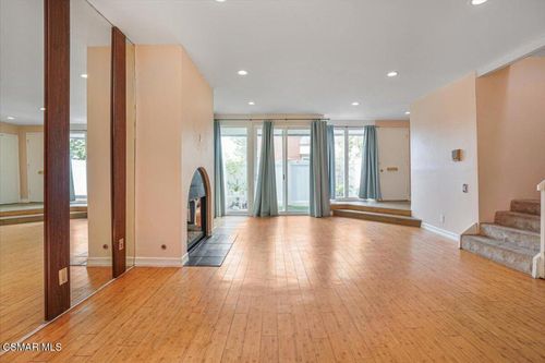 20-17842 Magnolia Blvd, Encino, CA, 91316 | Card Image