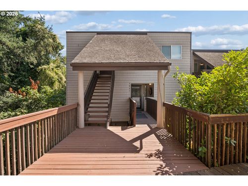7557 N Edgewater Ave, Portland, OR, 97203-5081 | Card Image