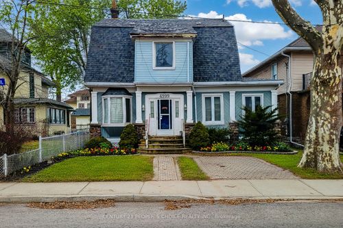4999 Mcrae St, Niagara Falls, ON, L2E1P2 | Card Image