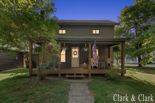 536 E Bond St, Hastings, MI, 49058-2402 | Card Image