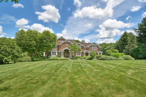 5 Sutton Farm Dr, Chappaqua, NY, 10514-2317 | Card Image
