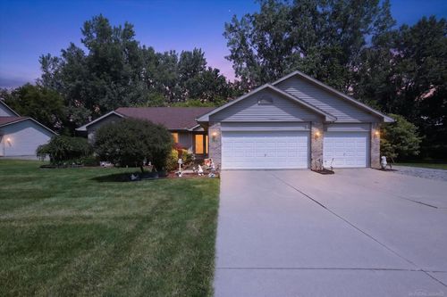 1433 Newcastle Dr, Davison, MI, 48423-8371 | Card Image