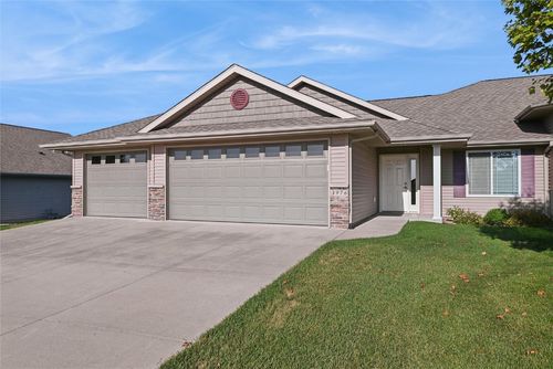 3976 Gemstone Rd, Marion, IA, 52302-9376 | Card Image