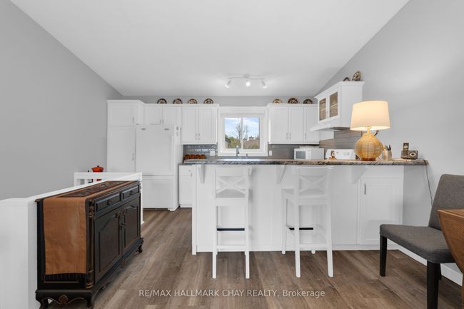 172 Escarpment Cres, Condo with 2 bedrooms, 1 bathrooms and 1 parking in Collingwood ON | Image 5