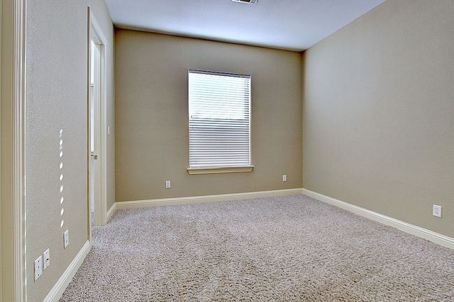 Downstairs Guest Bedroom with Bathroom Access | Image 14