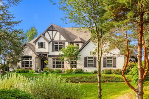 5003 Cobblestone Rd, WALWORTH, WI, 53184-5937 | Card Image
