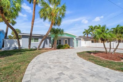 453 85 Th Avenue, House other with 3 bedrooms, 2 bathrooms and null parking in St Pete Beach FL | Image 1