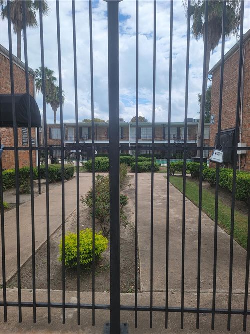 apt-126-6305 Westward St, Houston, TX, 77081-3213 | Card Image