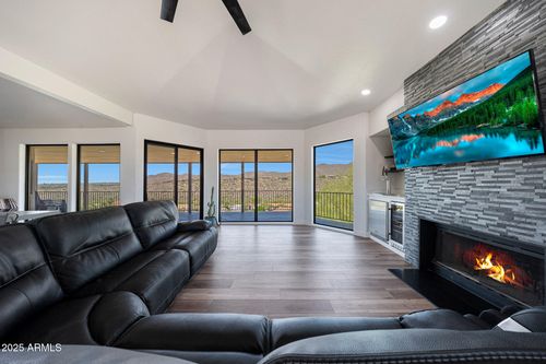 15261 E Golden Eagle Blvd, Fountain Hills, AZ, 85268-1330 | Card Image