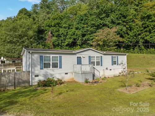 154 Turkey Pen Gap Rd, Horse Shoe, NC, 28742-7815 | Card Image