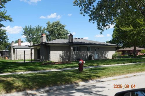 36815 Myra Ct, Sterling Heights, MI, 48312-3273 | Card Image