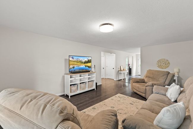 APT-2 - 48 Finch Rd, Condo with 2 bedrooms, 2 bathrooms and 1 parking in Raynham MA | Image 9