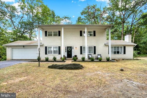 105 Hickory Rd, Carlisle, PA, 17015-9748 | Card Image