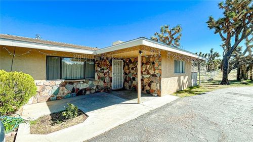 7411 Joshua Ln, Yucca Valley, CA, 92284-3746 | Card Image