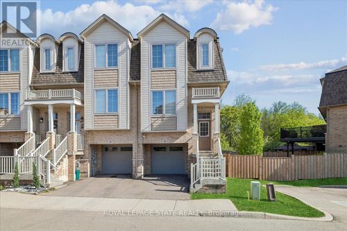 25-11 Stockbridge Gardens, Hamilton (Stoney Creek Mountain), ON, L8J0H5 | Card Image