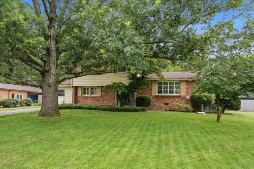 323 Colt Ln, Franklin, TN, 37069-4518 | Card Image