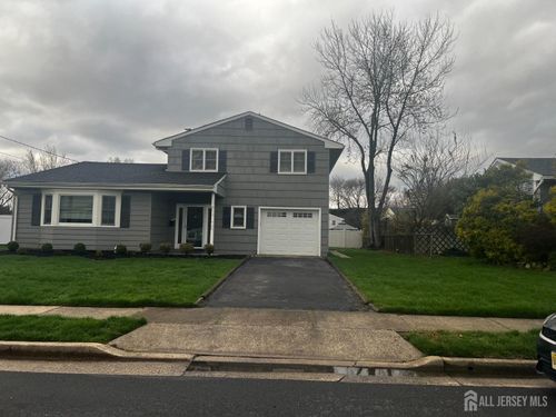 43 Lydia Ln, Edison, NJ, 08817-2362 | Card Image