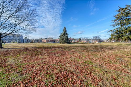 2364 Saint Andrews Dr, Altoona, WI, 54720-2242 | Card Image