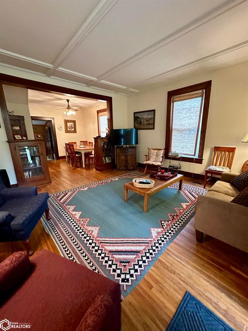 805 Mulberry St, Warsaw, IL, 62379-1521 | Card Image