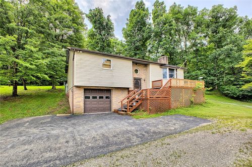 101 Gogo Lake Dr, Indiana, PA, 15701-7220 | Card Image
