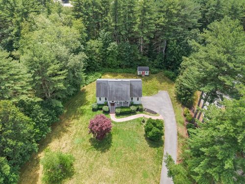 8 Autumn Ln, Bolton, MA, 01740-1056 | Card Image