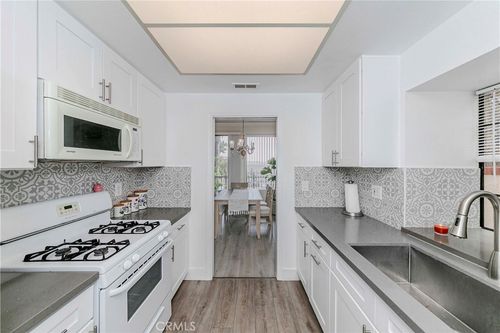 109-2567 Plaza Del Amo, Torrance, CA, 90503-8961 | Card Image