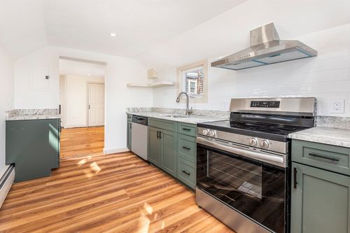 apt-2-108 Washington St, Marblehead, MA, 01945-3675 | Card Image