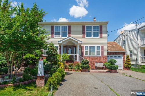 445 Lakeside Ave, Pompton Lakes, NJ, 07442-1216 | Card Image