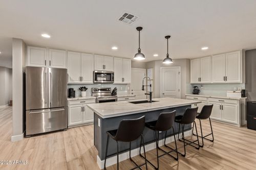 2913 E Binner Dr, Chandler, AZ, 85225-3010 | Card Image